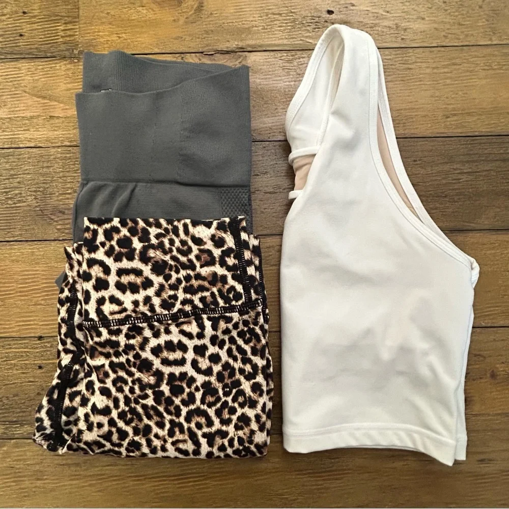 BUNDLE OF 3 ZYIA White Sports Bra Gray compression and leopard print leggings - Picture 3 of 15